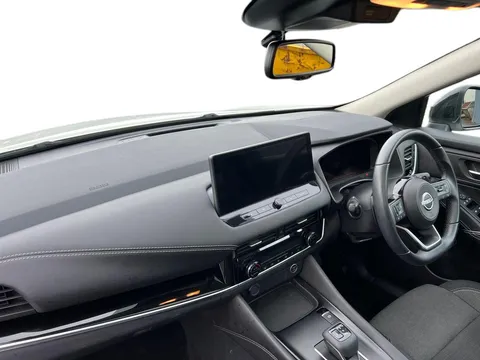 DN72EEG Nissan Qashqai 1.3 DiG-T MH 158 N-Connecta [Glass Rf] 5dr Xtronic Thumbnail #13