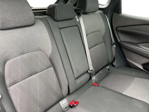 DN72EEG Nissan Qashqai 1.3 DiG-T MH 158 N-Connecta [Glass Rf] 5dr Xtronic Thumbnail #17