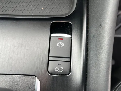 DN72EEG Nissan Qashqai 1.3 DiG-T MH 158 N-Connecta [Glass Rf] 5dr Xtronic Thumbnail #26