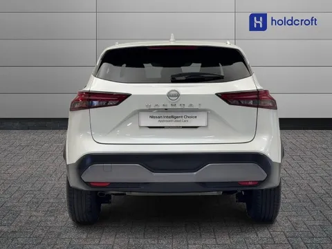 DN72EEG Nissan Qashqai 1.3 DiG-T MH 158 N-Connecta [Glass Rf] 5dr Xtronic Thumbnail #7