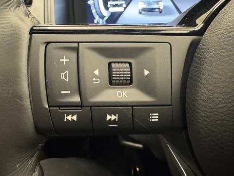 OX74BYC Nissan Qashqai 1.3 DiG-T MH Tekna 5dr Thumbnail #19