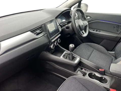 CF72LCU Renault Captur 1.0 TCE 90 Techno 5dr Thumbnail #4