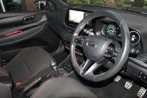DN71EYY Hyundai i20 1.0T GDi 48V MHD 120 N Line 5dr Thumbnail #16