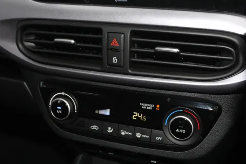 EA25TOV Hyundai i10 1.2 [79] Premium 5dr Auto [Nav] Thumbnail #26