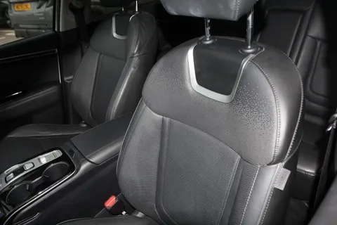 SM71NCF Hyundai Tucson 1.6 TGDi Plug-in Hybrid Ultimate 5dr 4WD Auto Thumbnail #8