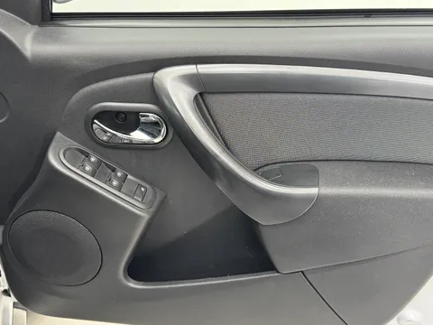 18 of 32 for Dacia Duster 1.2 TCe 125 Prestige 5dr