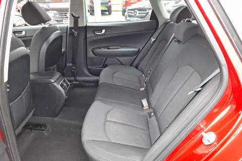LJ18UUT Kia Optima 1.7 CRDi ISG 2 5dr Thumbnail #10