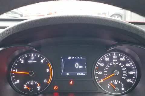 LJ18UUT Kia Optima 1.7 CRDi ISG 2 5dr Thumbnail #12