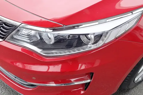 LJ18UUT Kia Optima 1.7 CRDi ISG 2 5dr Thumbnail #15