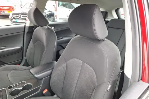 LJ18UUT Kia Optima 1.7 CRDi ISG 2 5dr Thumbnail #27