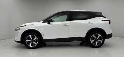 PK23XAR Nissan Qashqai 1.3 DiG-T MH N-Connecta [Glass Roof] 5dr Thumbnail #6