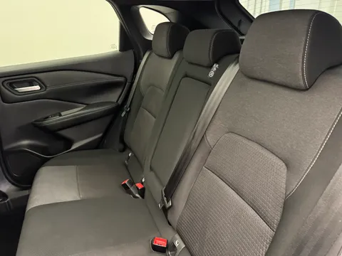 PK23XAR Nissan Qashqai 1.3 DiG-T MH N-Connecta [Glass Roof] 5dr Thumbnail #12