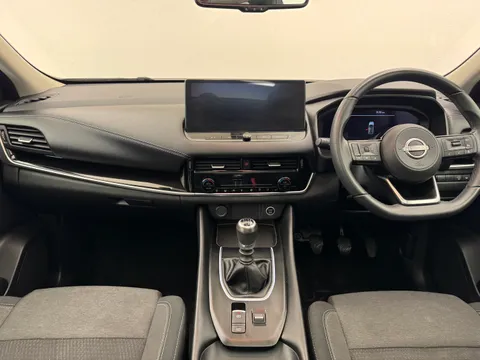 PK23XAR Nissan Qashqai 1.3 DiG-T MH N-Connecta [Glass Roof] 5dr Thumbnail #3