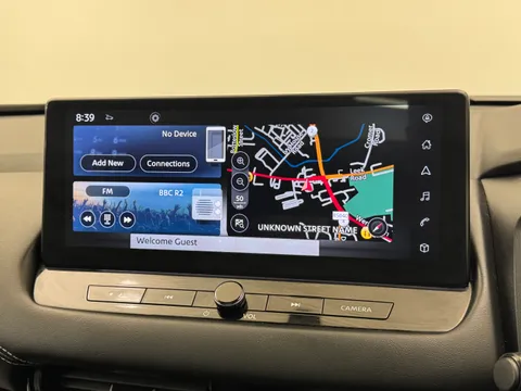 PK23XAR Nissan Qashqai 1.3 DiG-T MH N-Connecta [Glass Roof] 5dr Thumbnail #24