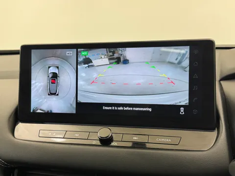 PK23XAR Nissan Qashqai 1.3 DiG-T MH N-Connecta [Glass Roof] 5dr Thumbnail #26