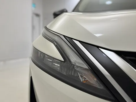 PK23XAR Nissan Qashqai 1.3 DiG-T MH N-Connecta [Glass Roof] 5dr Thumbnail #32