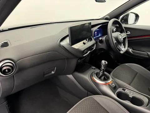 OW74DFY Nissan Juke 1.0 DiG-T N-Connecta 5dr Thumbnail #14