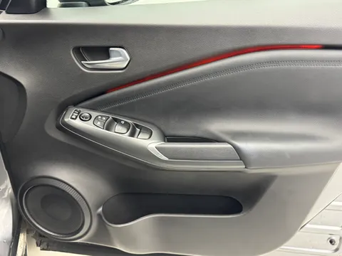 OW74DFY Nissan Juke 1.0 DiG-T N-Connecta 5dr Thumbnail #20