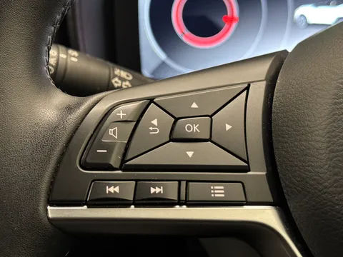 OW74DFY Nissan Juke 1.0 DiG-T N-Connecta 5dr Thumbnail #23