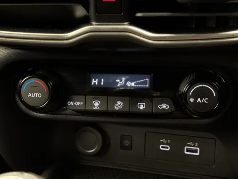 OW74DFY Nissan Juke 1.0 DiG-T N-Connecta 5dr Thumbnail #28