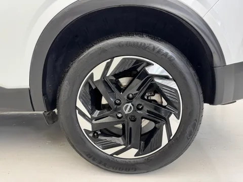 DT74UBO Nissan Qashqai 1.5 E-Power N-Connecta 5dr Auto Thumbnail #11