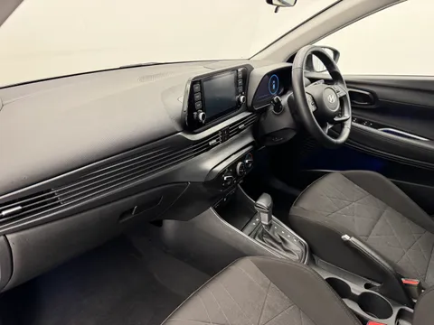 NY24DHD Hyundai Bayon 1.0 TGDi 48V MHEV SE Connect 5dr DCT Thumbnail #4
