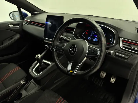 19 of 31 for Renault Clio 1.0 TCe 100 RS Line 5dr