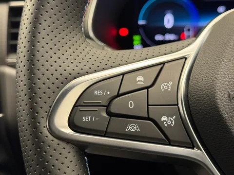 CF73HWD Renault ARKANA 1.6 E-Tech FHEV 145 Esprit Alpine 5dr Auto Thumbnail #13