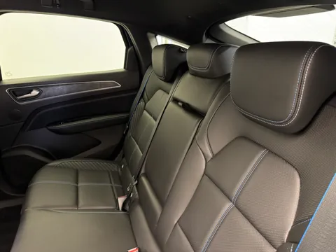 CF73HWD Renault ARKANA 1.6 E-Tech FHEV 145 Esprit Alpine 5dr Auto Thumbnail #23