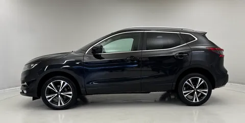 YC69WEF Nissan Qashqai 1.3 DiG-T N-Connecta 5dr Thumbnail #6