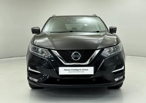 YC69WEF Nissan Qashqai 1.3 DiG-T N-Connecta 5dr Thumbnail #4