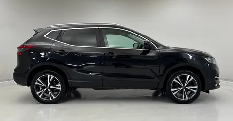 YC69WEF Nissan Qashqai 1.3 DiG-T N-Connecta 5dr Thumbnail #10