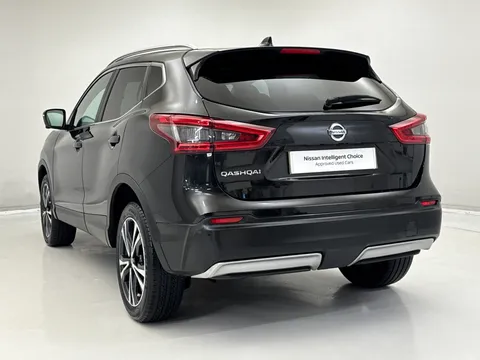 YC69WEF Nissan Qashqai 1.3 DiG-T N-Connecta 5dr Thumbnail #9