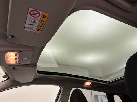 YC69WEF Nissan Qashqai 1.3 DiG-T N-Connecta 5dr Thumbnail #16