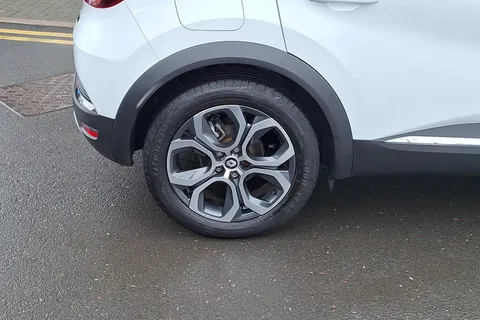 DN72VLT Renault Captur 1.6 E-Tech full hybrid 145 Techno 5dr Auto Thumbnail #5