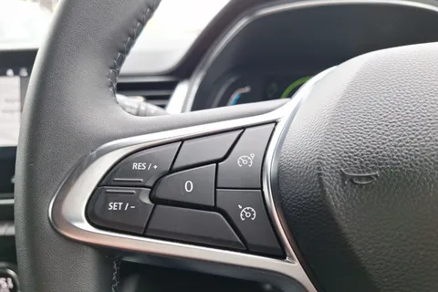DN72VLT Renault Captur 1.6 E-Tech full hybrid 145 Techno 5dr Auto Thumbnail #33