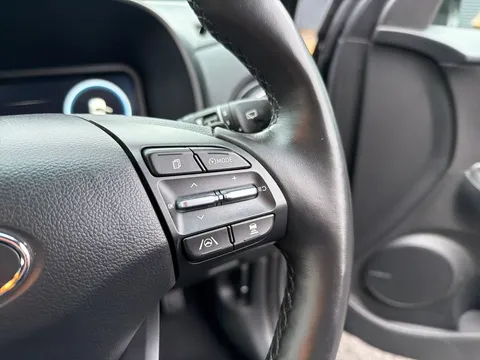 DN23HKE Hyundai Kona 1.6 GDi Hybrid Premium 5dr DCT Thumbnail #17