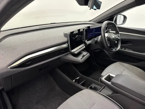 PL73ZVB Renault Megane E-Tech EV60 160kW Iconic 60kWh Optimum Charge 5dr Auto Thumbnail #12