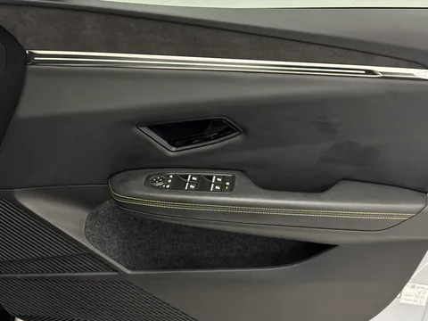 PL73ZVB Renault Megane E-Tech EV60 160kW Iconic 60kWh Optimum Charge 5dr Auto Thumbnail #16