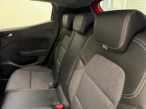 DL72BYB Renault Clio 1.6 E-TECH full hybrid 145 Techno 5dr Auto Thumbnail #10