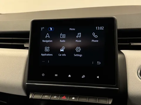 DL72BYB Renault Clio 1.6 E-TECH full hybrid 145 Techno 5dr Auto Thumbnail #23