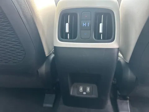 FD73EAW Hyundai Tucson 1.6 TGDi Plug-in Hybrid Ultimate 5dr 4WD Auto Thumbnail #25