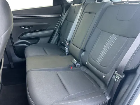 EO23VTJ Hyundai Tucson 1.6 TGDi Hybrid 230 SE Connect 5dr 2WD Auto Thumbnail #13