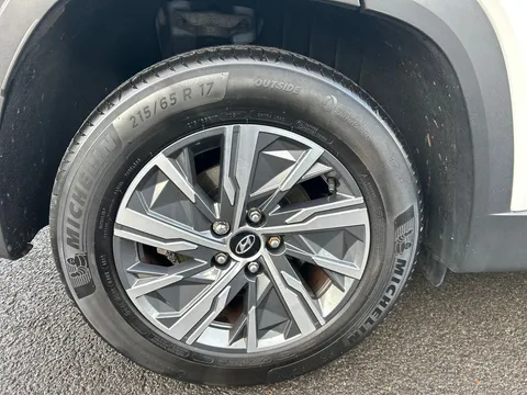 EO23VTJ Hyundai Tucson 1.6 TGDi Hybrid 230 SE Connect 5dr 2WD Auto Thumbnail #17