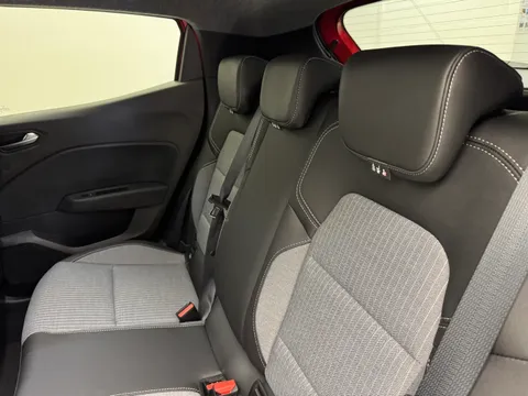 DT25XXA Renault Clio 1.6 E-TECH full hybrid 145 Techno 5dr Auto Thumbnail #10