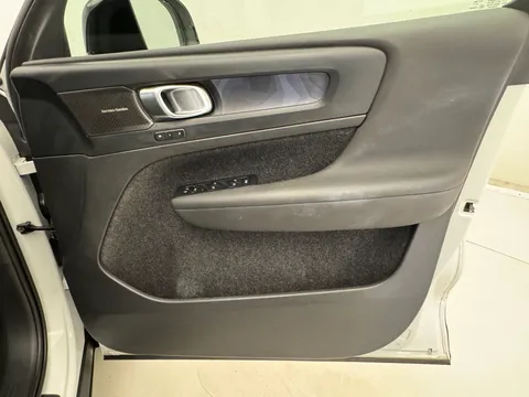 CF72NVO Volvo XC40 170kW Recharge Ultimate 69kWh 5dr Auto Thumbnail #24