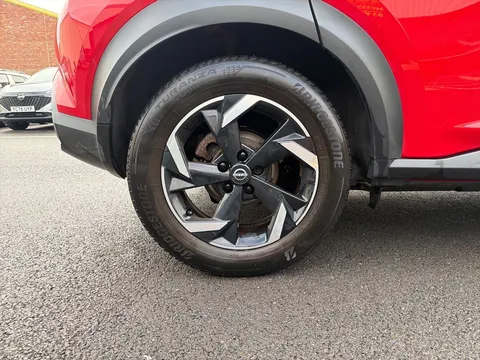 YA73VUM Nissan Juke 1.6 Hybrid N-Connecta 5dr Auto Thumbnail #9