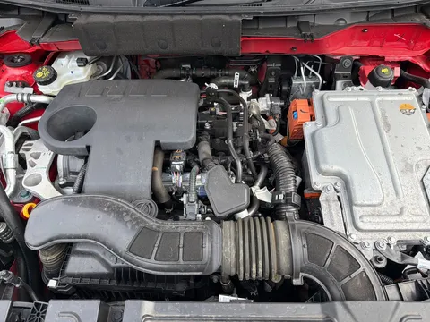 YA73VUM Nissan Juke 1.6 Hybrid N-Connecta 5dr Auto Thumbnail #10