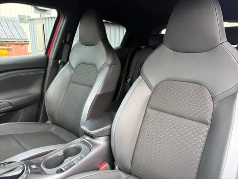 YA73VUM Nissan Juke 1.6 Hybrid N-Connecta 5dr Auto Thumbnail #17