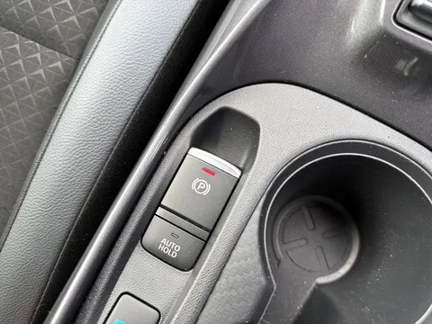 YA73VUM Nissan Juke 1.6 Hybrid N-Connecta 5dr Auto Thumbnail #25